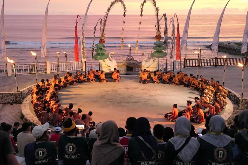 رقصة Kecak عند الغروب